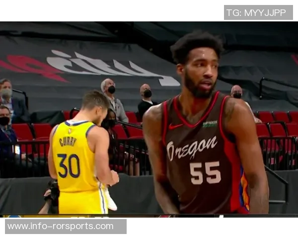 库里穿安踏鞋引发克莱赞叹希望他能赢但也表示敬意 库里穿安踏鞋引发克莱赞叹希望他能赢但也表示敬意