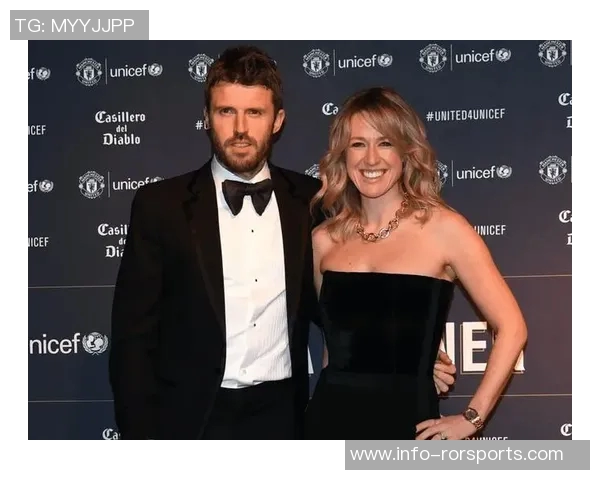 基恩调侃卡里克妻子或许是曼联战术大师的幕后推手 基恩调侃卡里克妻子或许是曼联战术大师的幕后推手