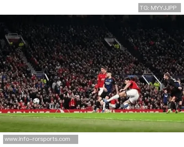 曼联在12月份英超赛场表现不佳近14场比赛输掉9场引发关注